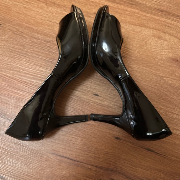 Bandolino faux patent leather peeptoe pumps, size 8 - Picture 4 of 6